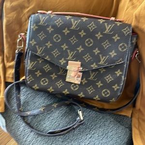 L V Fashion Bag